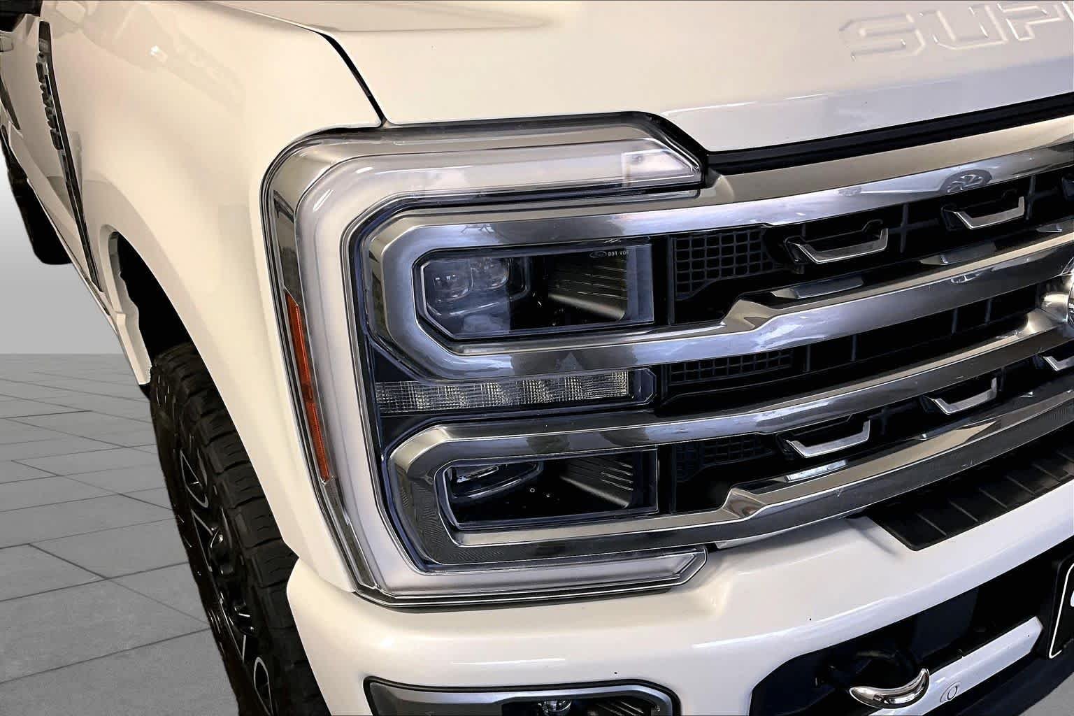 Used 2024 Star White Metallic Tri-Coat Ford Platinum image 26