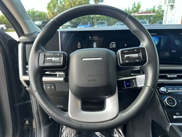 Used 2025 Black Hyundai SEL image 11