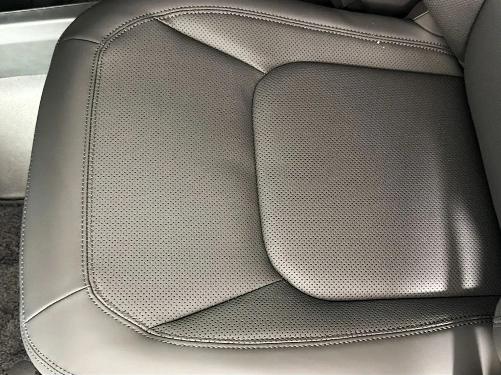 New 2026 Fuji White Land Rover X-Dynamic SE image 20