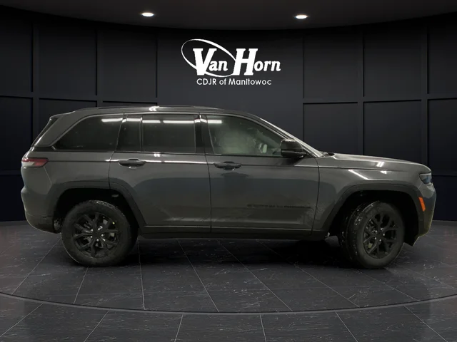 New 2026 Baltic Gray Metallic Clear-Coat Exterior Paint Jeep Altitude image 2