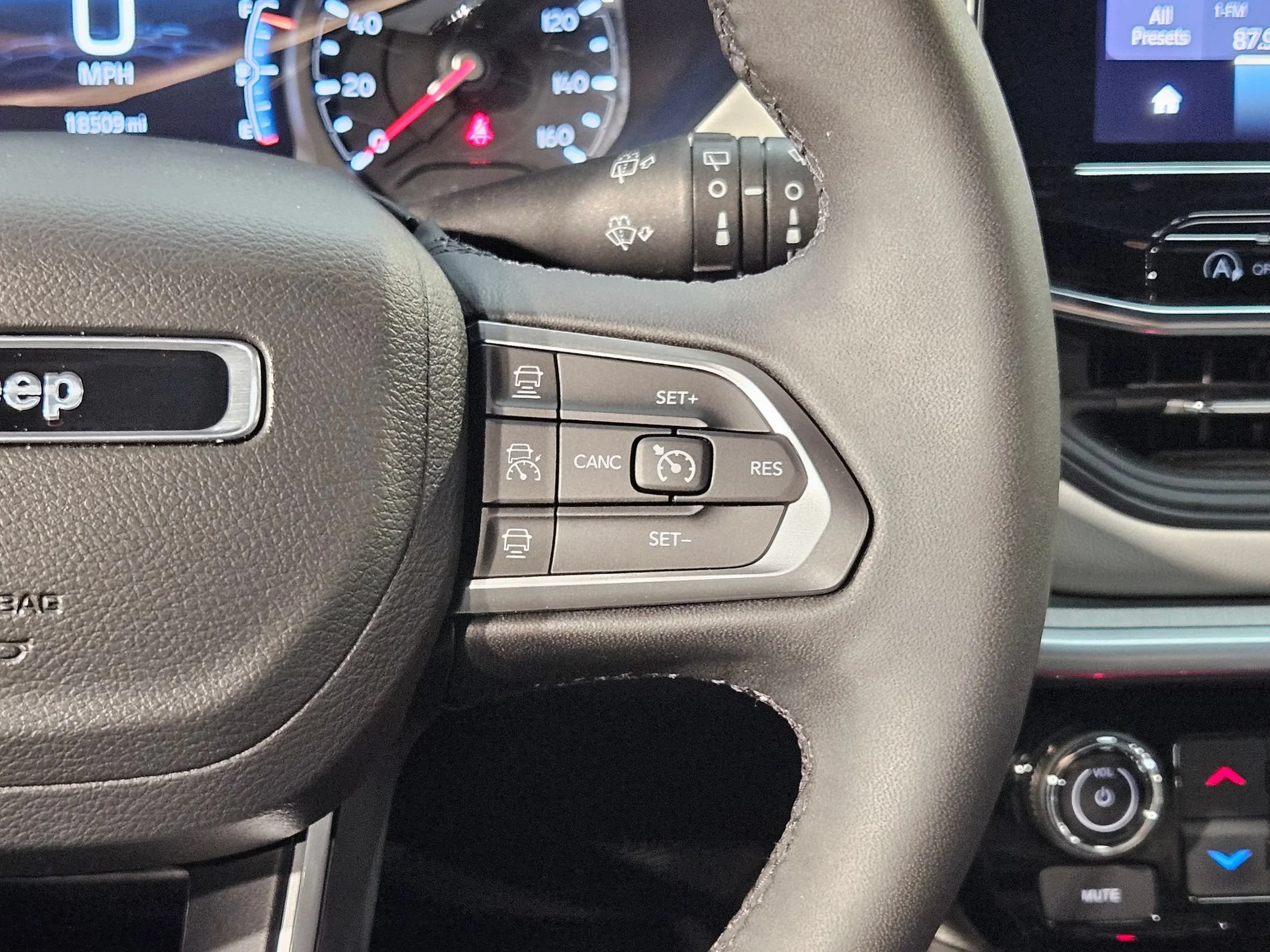 2025 Jeep Compass Limited - Photo 28
