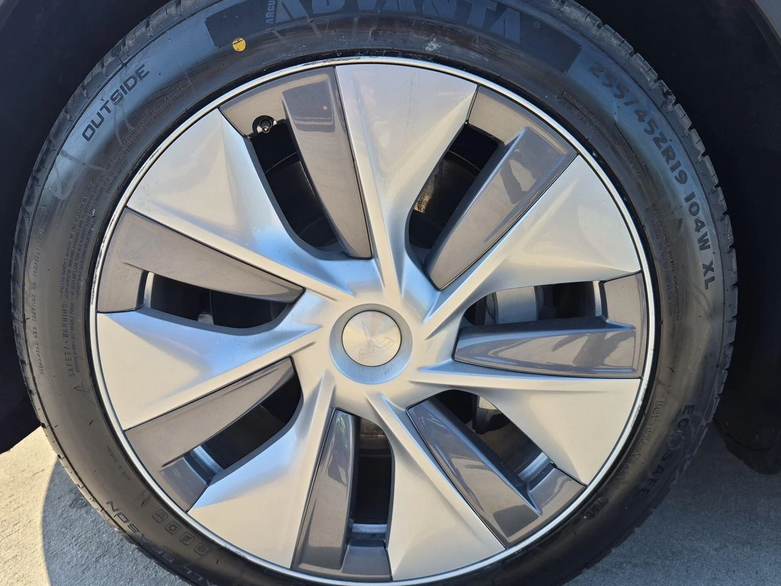 Used 2023  TESLA  image 15