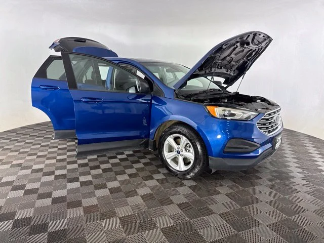 Used 2020 Blue Ford SE image 17