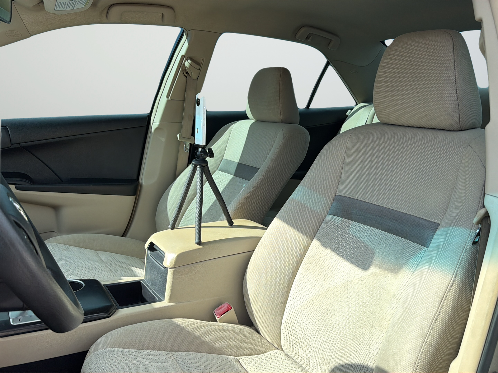 Used 2014 Creme Brulee Toyota L image 30