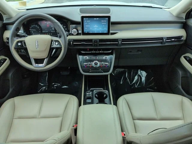 Certified Used 2021 Pristine White Lincoln Standard image 15