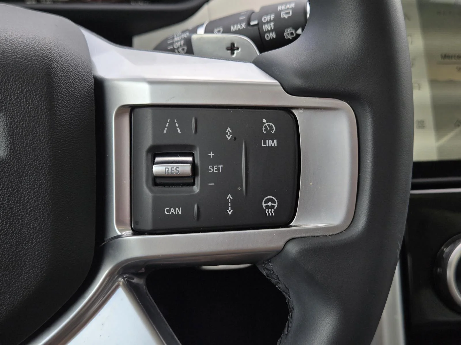 Certified Used 2025 Fuji White Land Rover S image 14