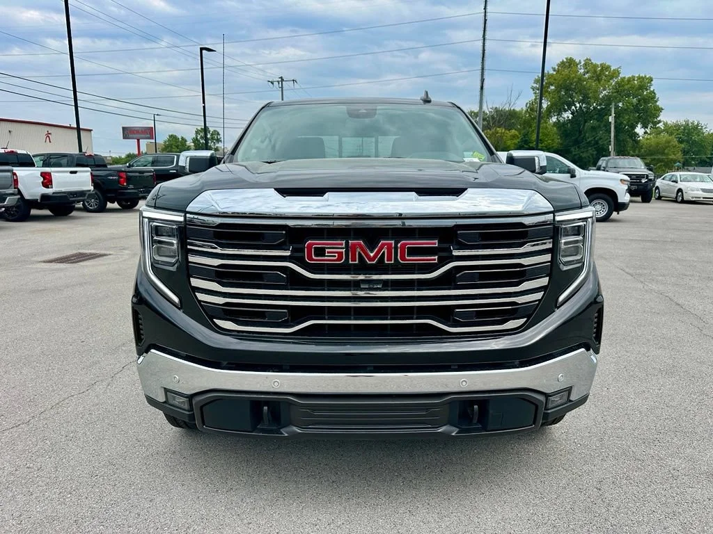 2026 GMC Sierra 1500 SLT - Photo 10