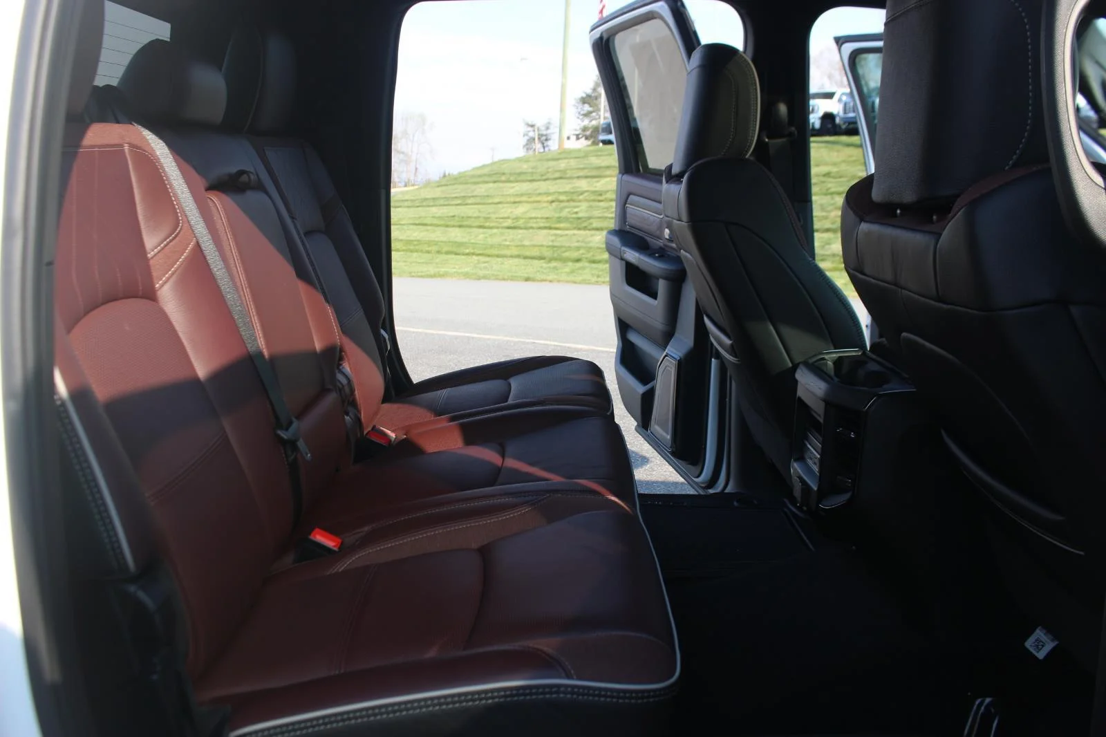 Used 2025 White Ram Limited image 38