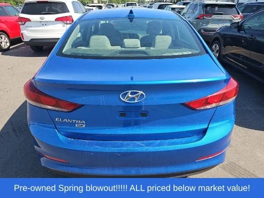 Used 2017 Blue Hyundai SE image 5