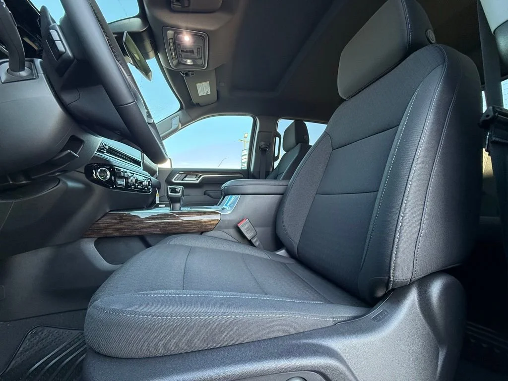 New 2026 Onyx Black GMC Elevation image 30