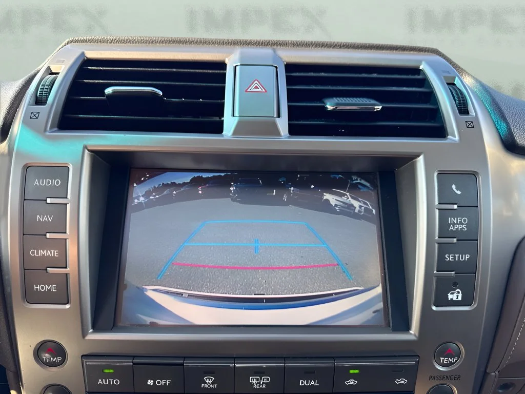 Used 2018 White Lexus 460 image 22
