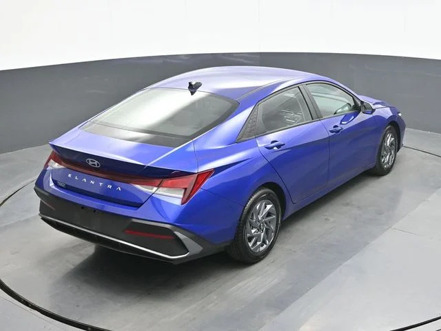 Used 2024 Blue Hyundai SEL image 17