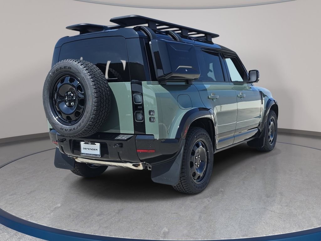 New 2026 Keswick Green Land Rover Trophy Edition Keswick image 5