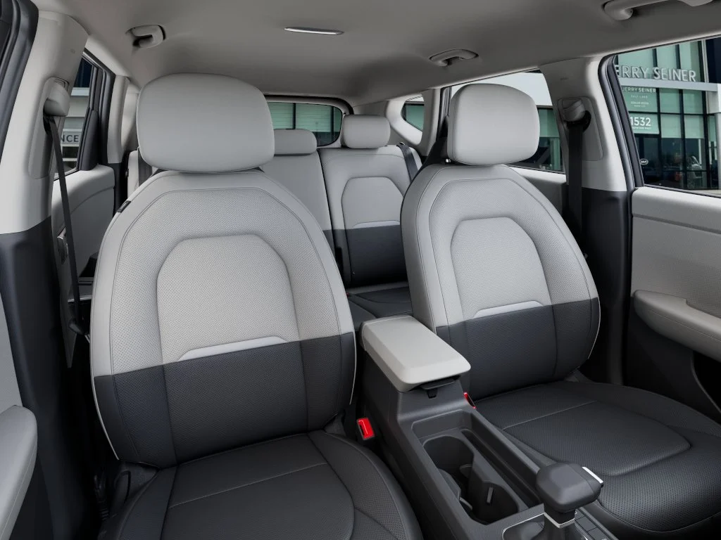 New 2027 Ivory Kia EX image 15