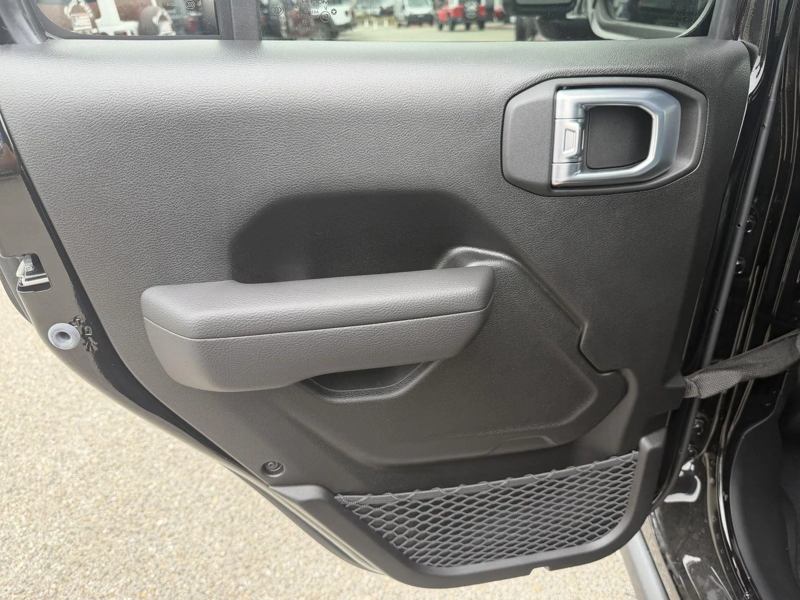 New 2026 Black Clear-Coat Exterior Paint Jeep Mojave image 13