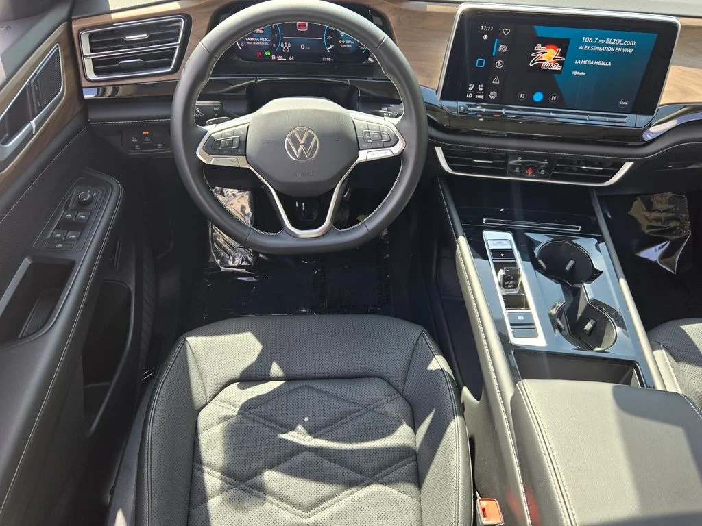 Certified Used 2026 White/off-white Volkswagen SE w/Technology image 14