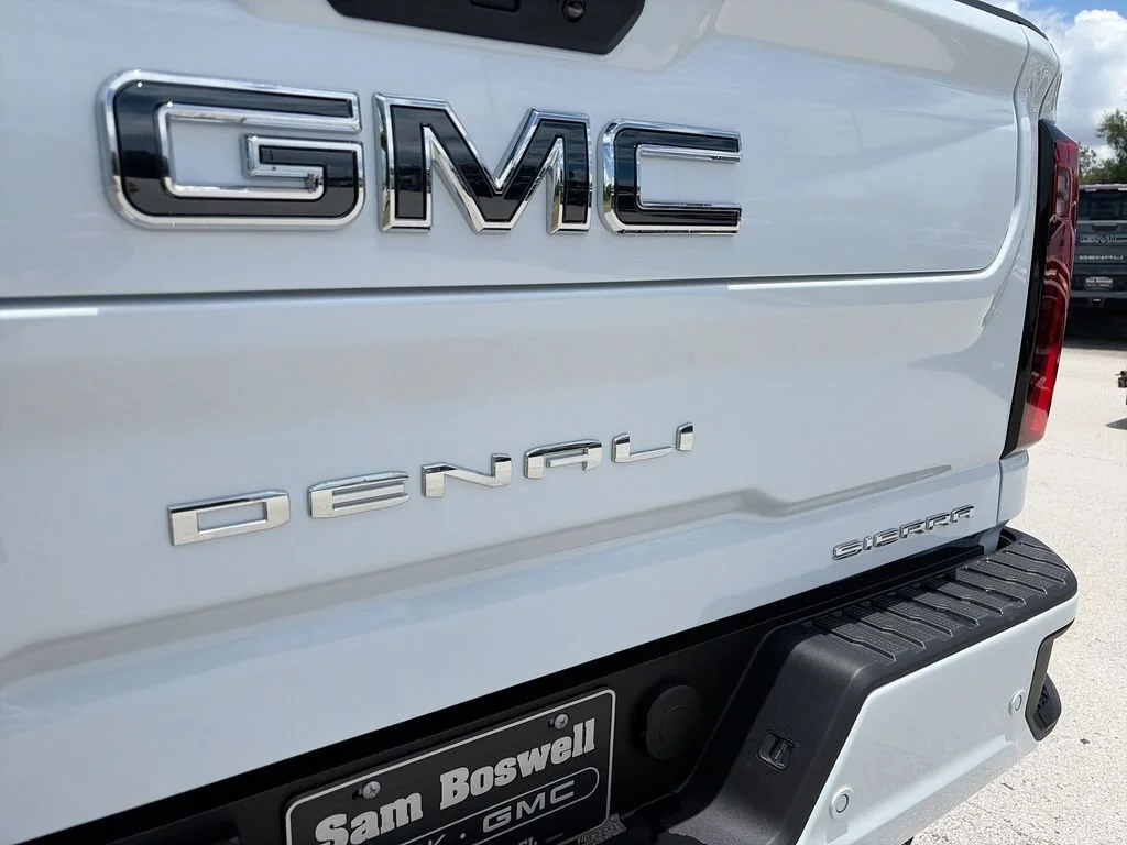 New 2026 Glacier White Tricoat GMC Denali Ultimate image 39