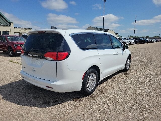 Used 2023 White Chrysler LX image 23