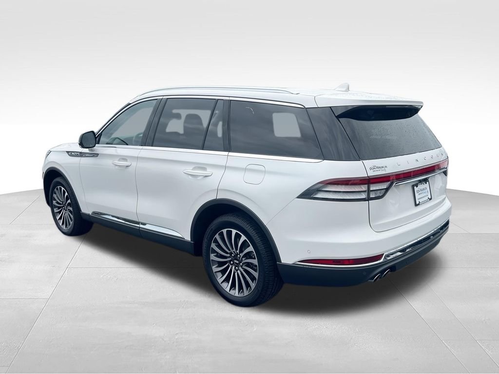 Used 2021 White Lincoln Reserve image 6