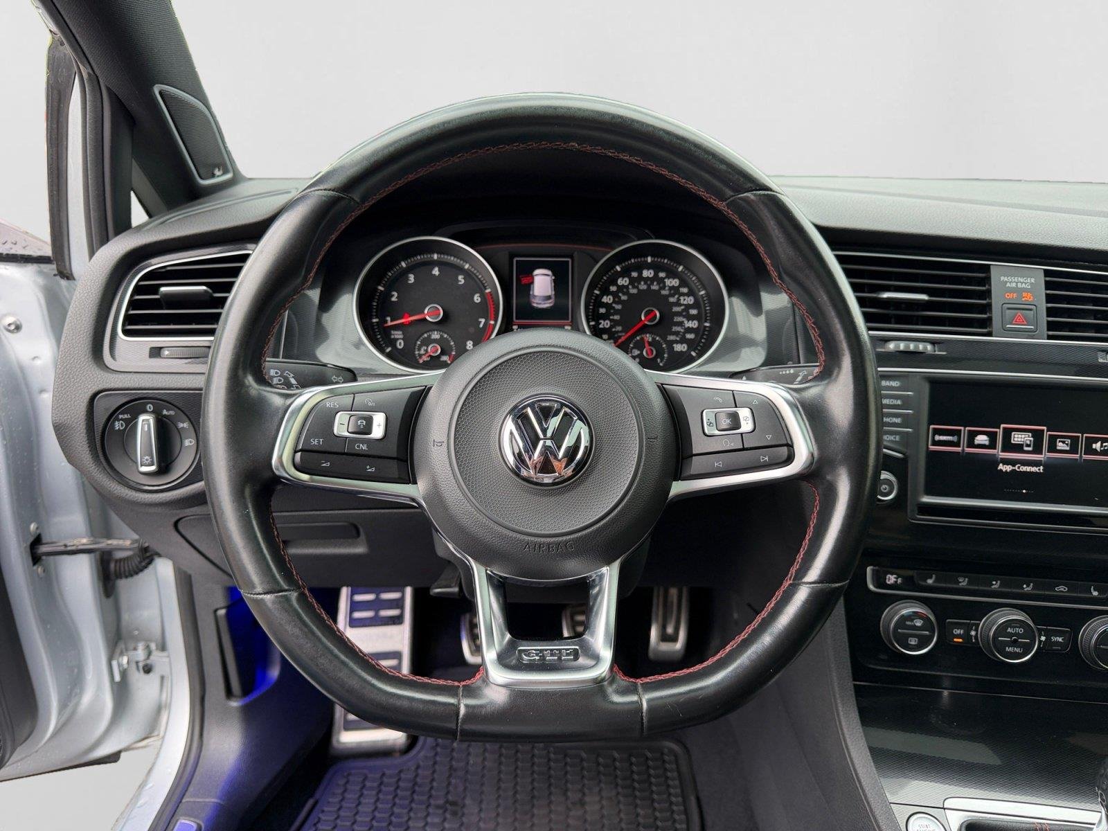 Used 2017 Reflex Silver Metallic Volkswagen Autobahn image 17