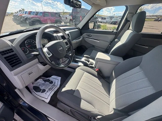 Used 2008 Blue Jeep Limited image 18