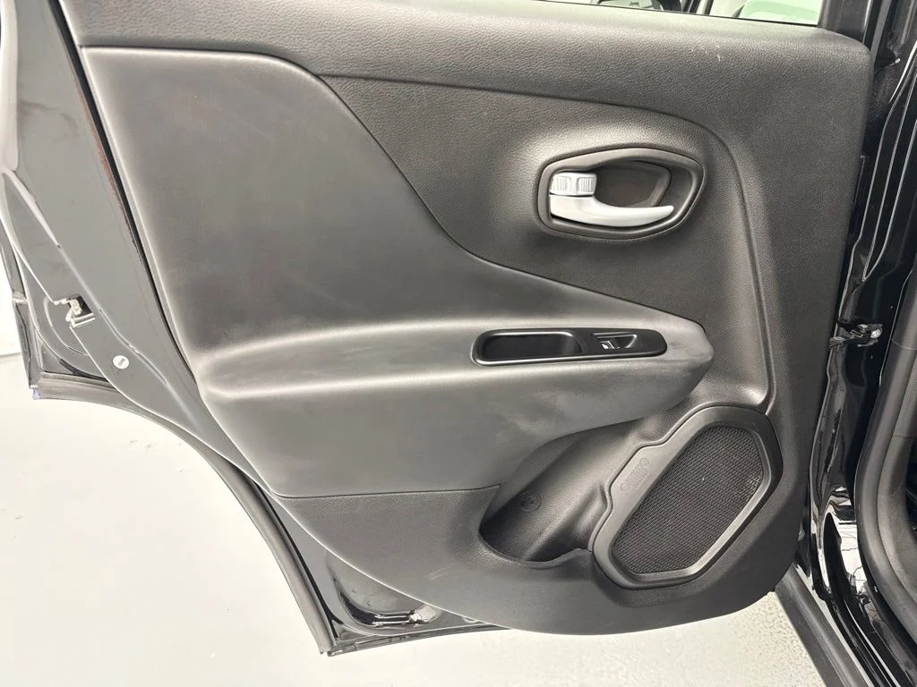 Used 2023 Black Jeep Latitude image 15