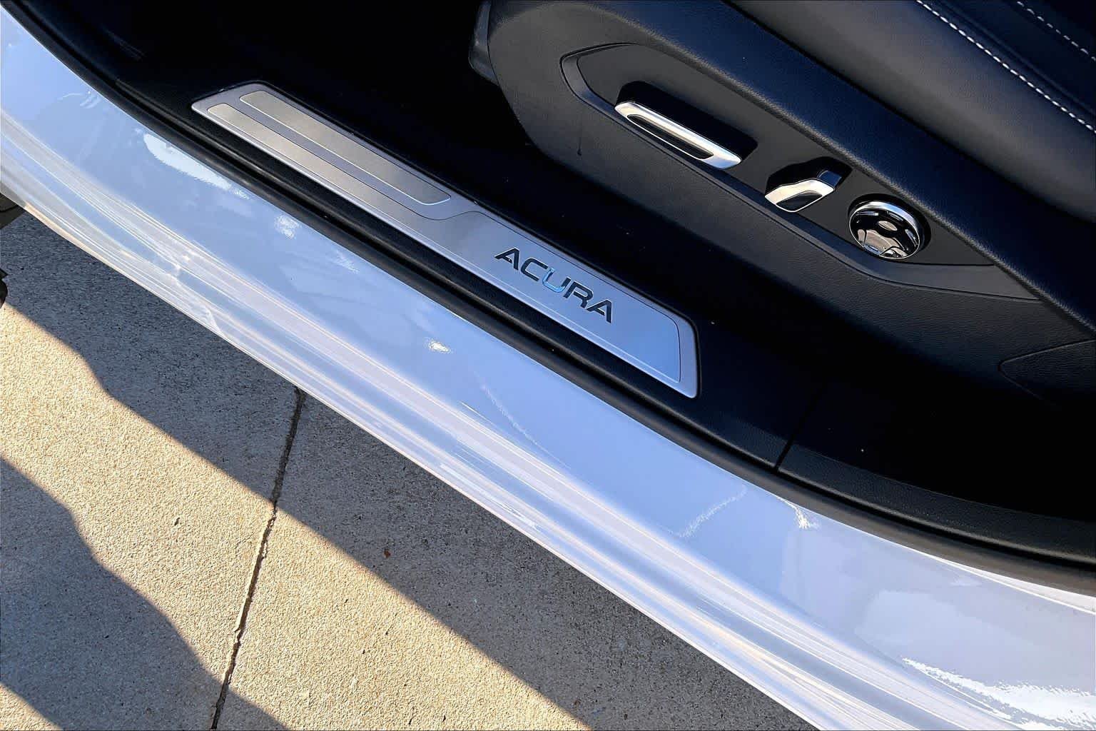Used 2025 Platinum White Pearl Acura w/Technology Package image 34