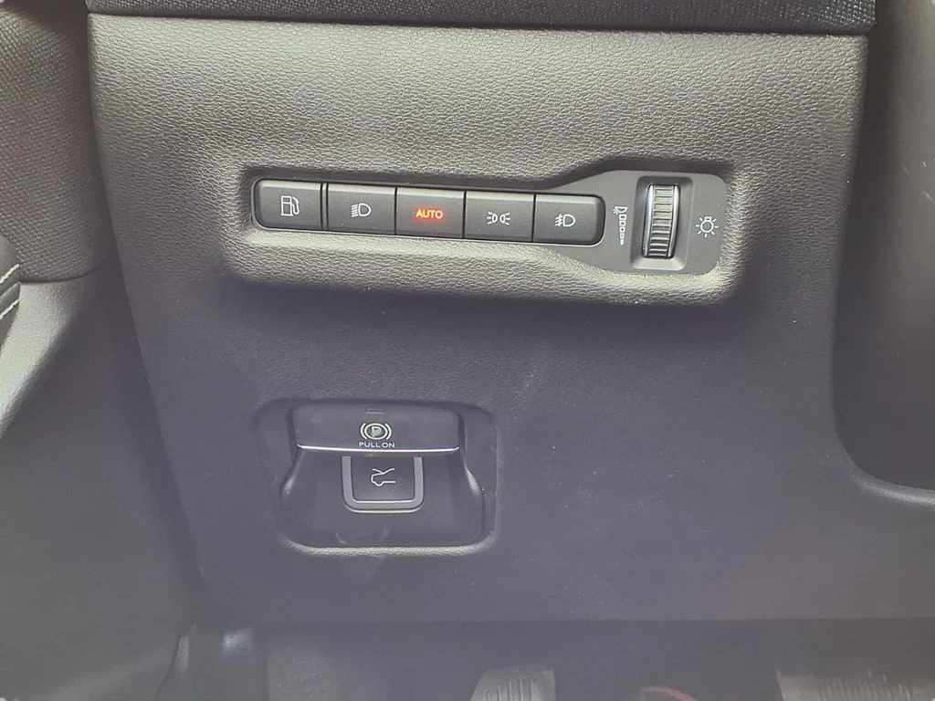 New 2026 Bright White Clearcoat Jeep Laredo image 17