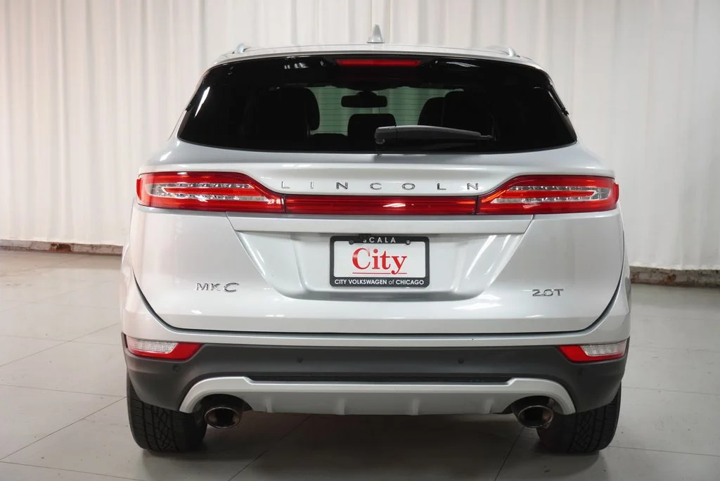 Used 2017 Ingot Silver Lincoln Premiere image 15