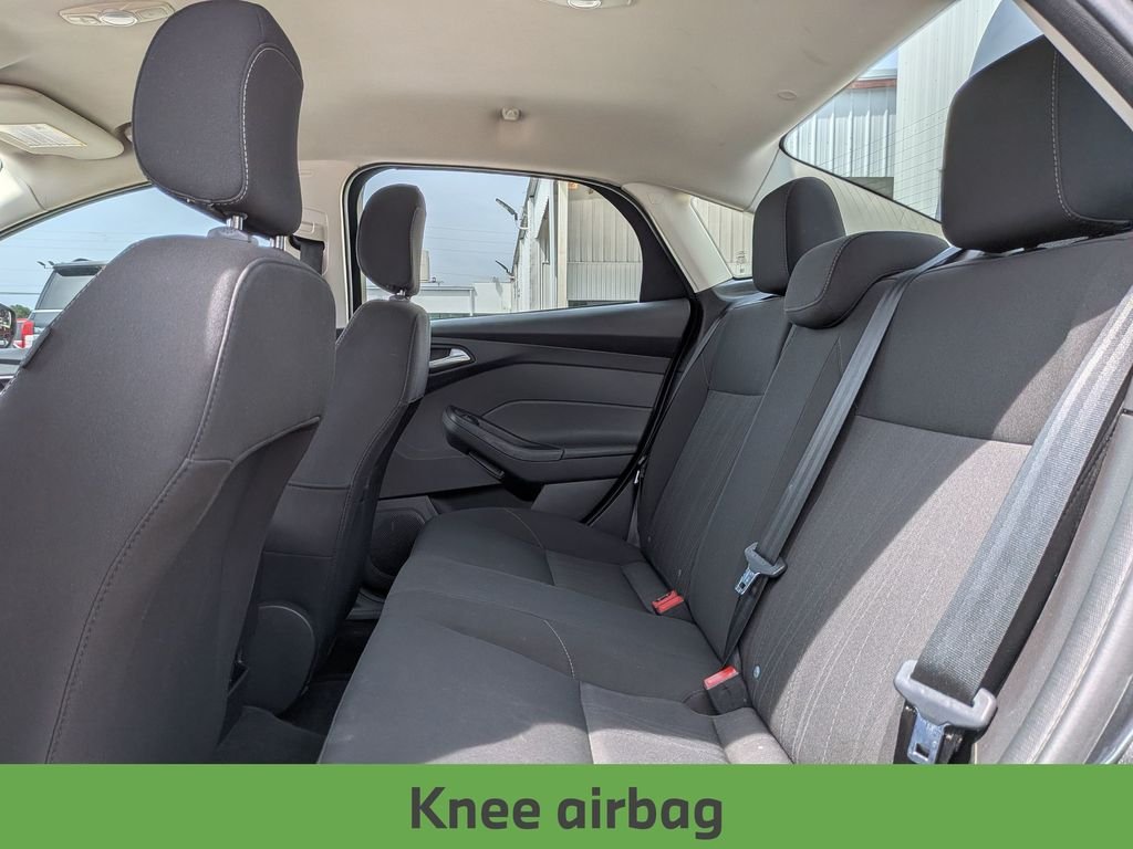 Used 2018 Gray Ford SE image 25