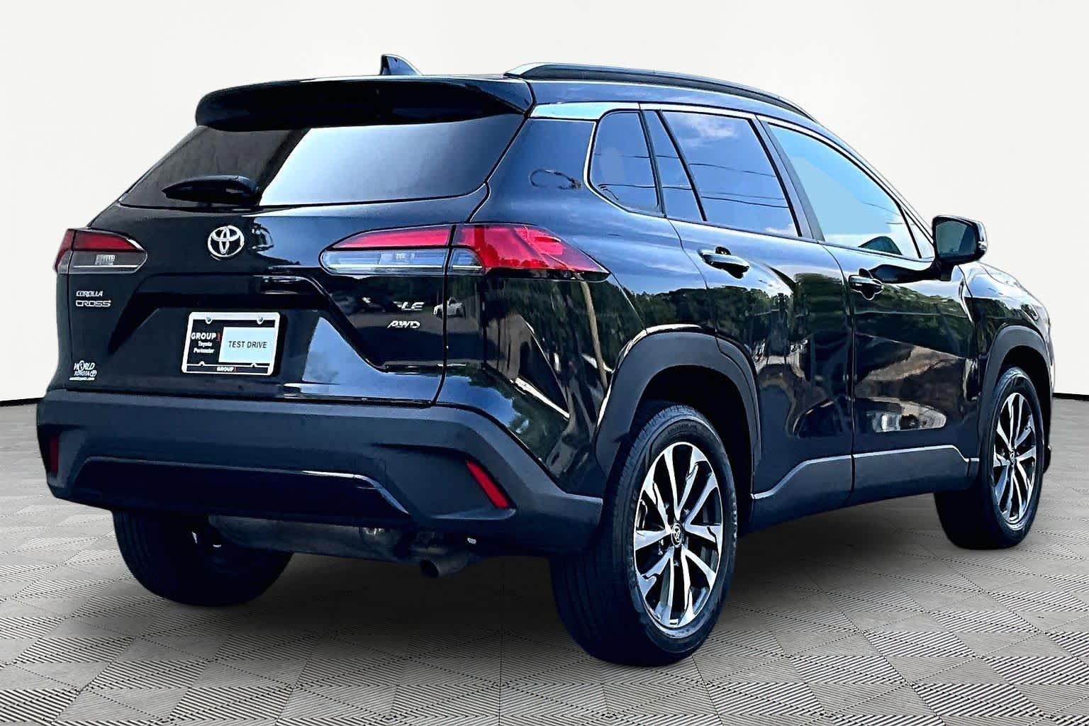Used 2025 Jet Black Toyota XLE image 13