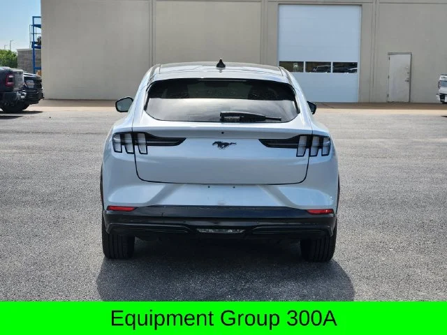 Used 2023 Space White Metallic Ford Premium image 5