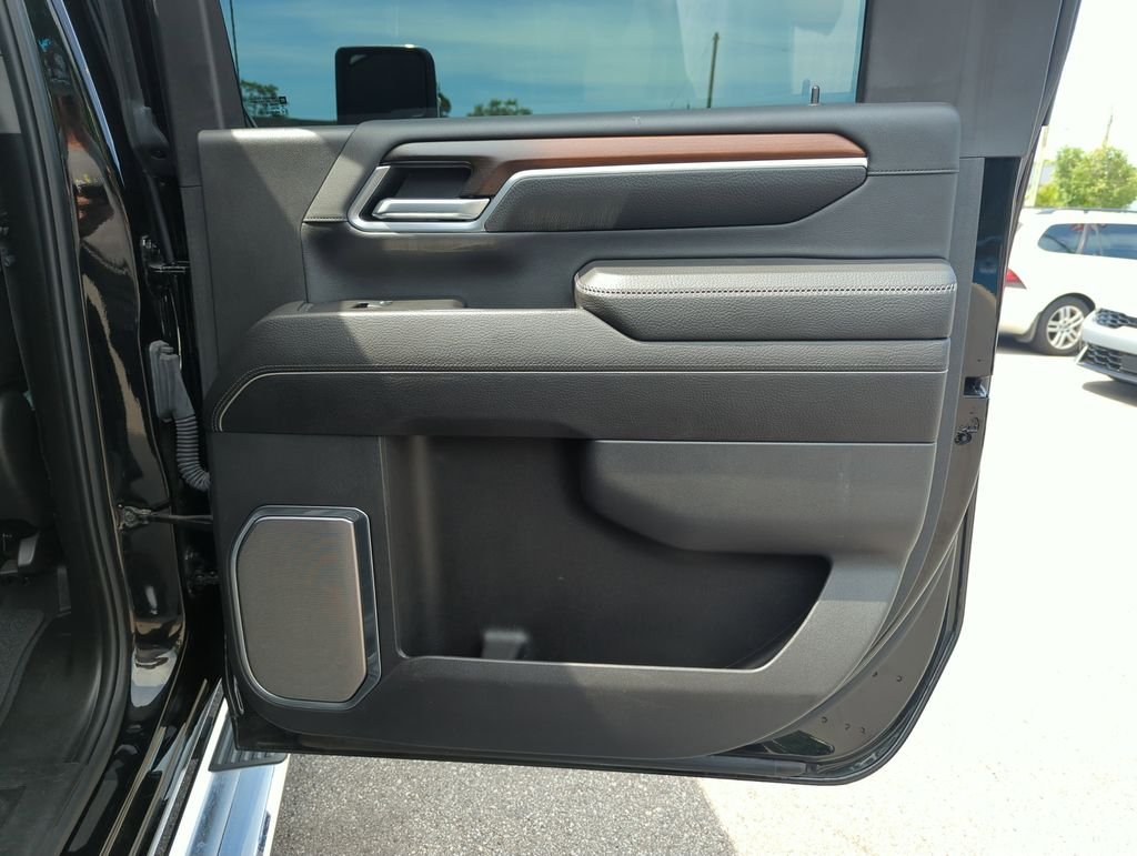 Used 2025 Black GMC Denali image 30