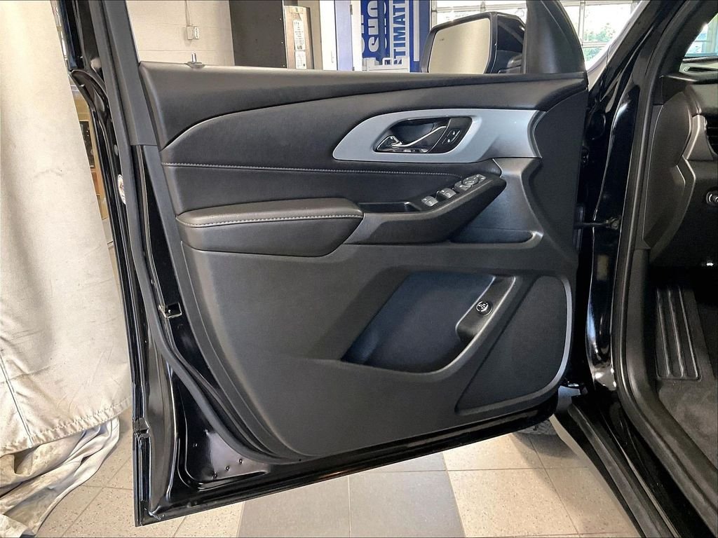 Used 2023 Black Chevrolet LT image 9