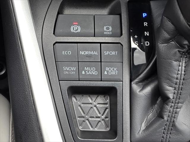 Certified Used 2024 MAGNETIC GRAY MET. Toyota  image 36