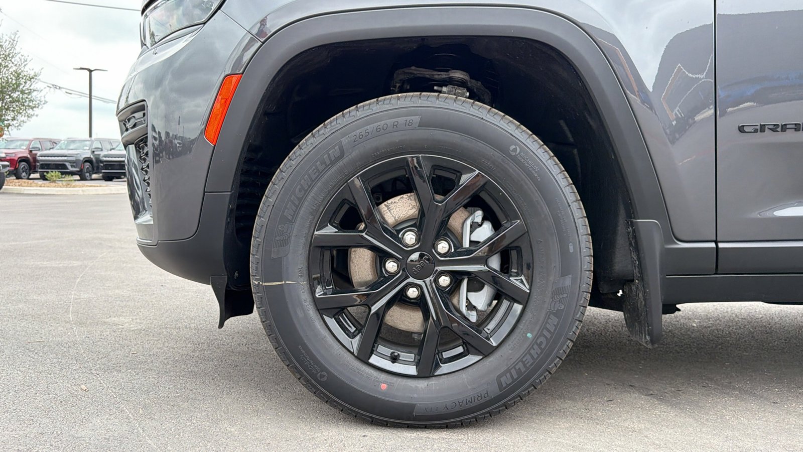New 2026 Baltic Gray Metallic Clear-Coat Exterior Paint Jeep Laredo Altitude image 24
