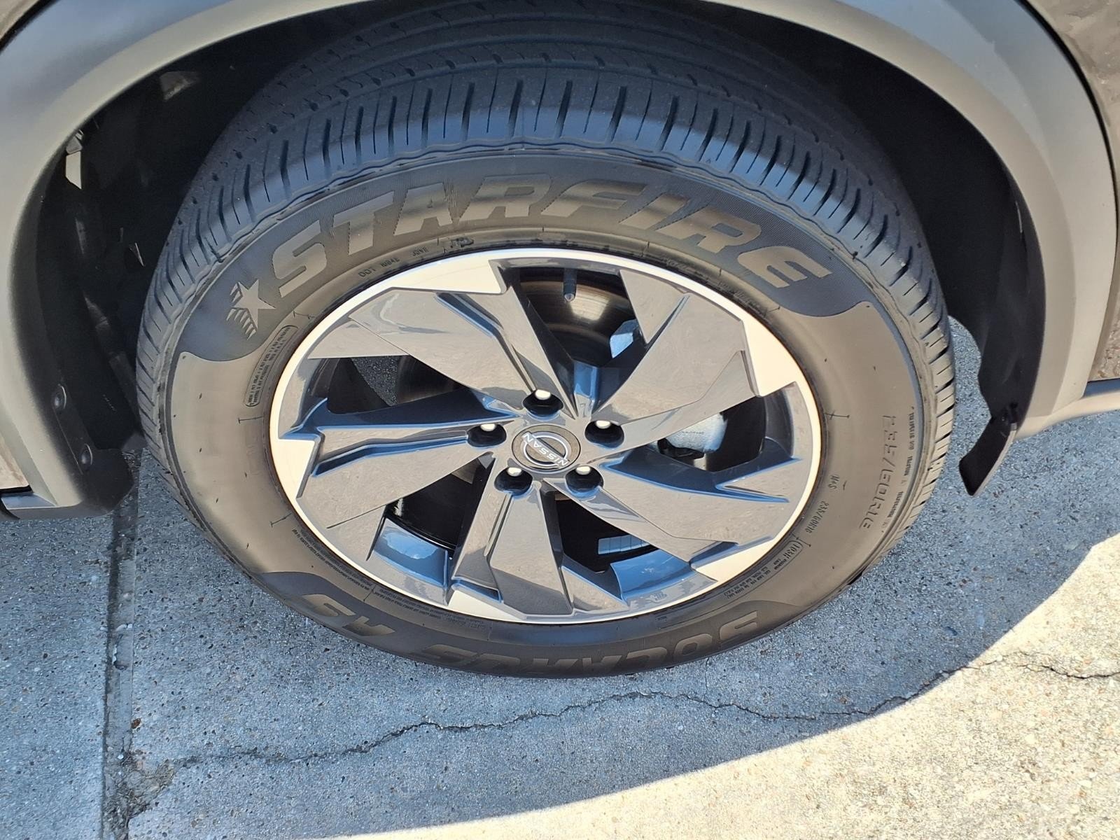 2025 Nissan Rogue SV Black at Robbins Nissan