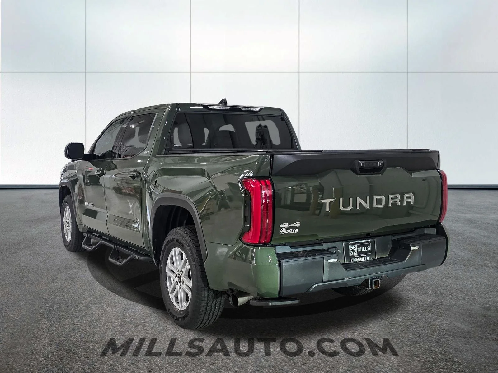 Used 2023 Green Toyota SR5 image 5