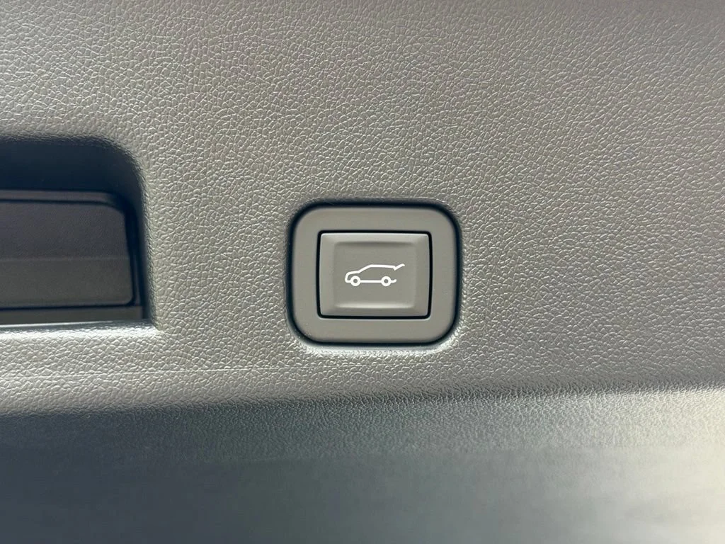 2026 GMC Acadia AT4 - Photo 23
