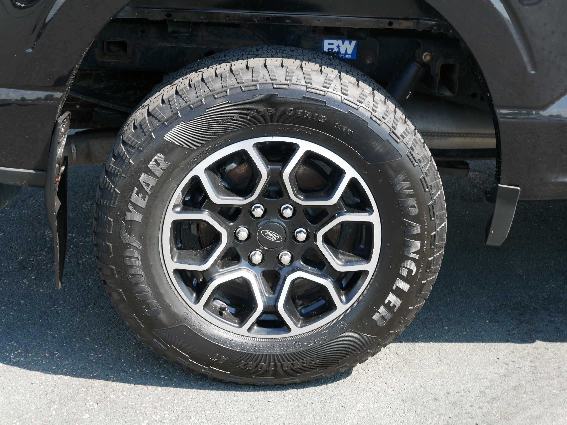Used 2022 Black Ford XL image 9