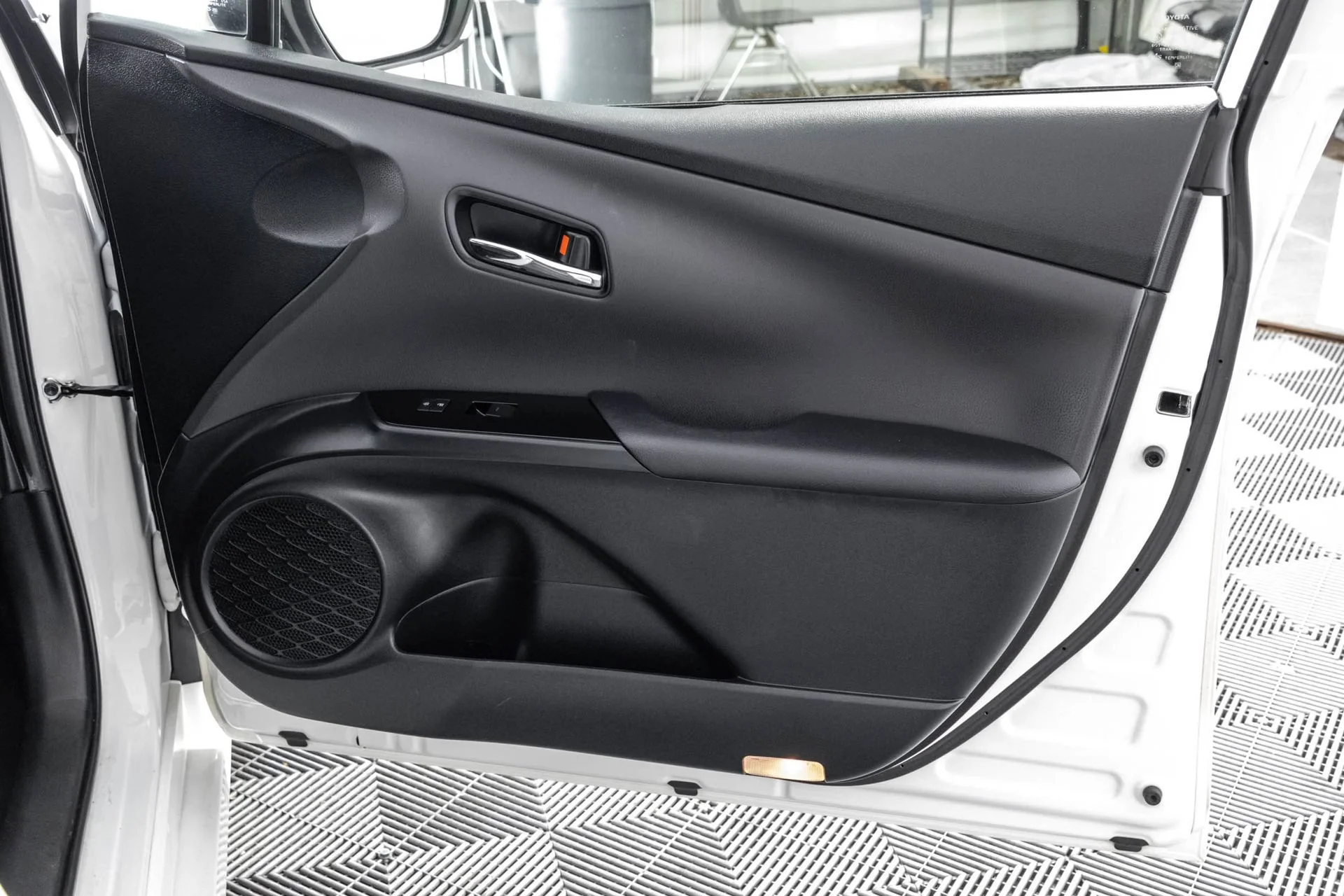 Used 2021  Toyota L Eco image 40