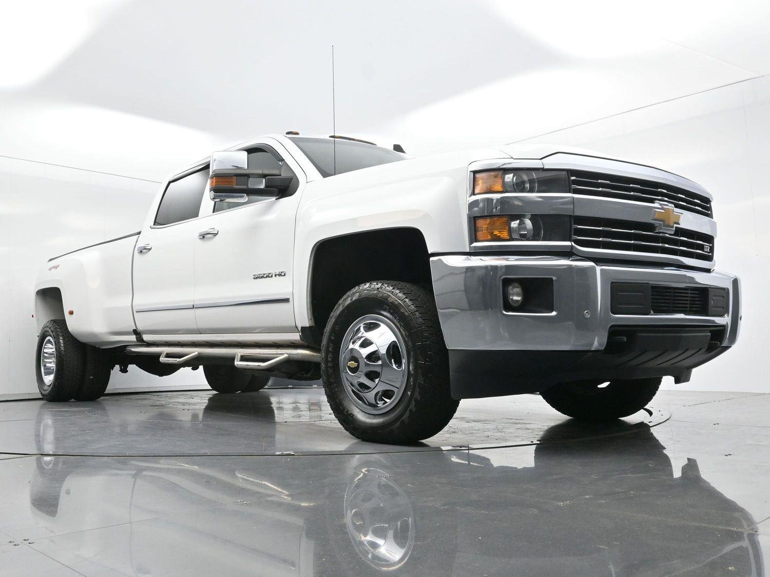 Used 2018 SUMMIT WHITE Chevrolet LTZ image 42