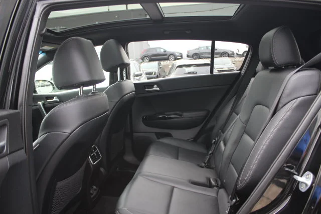 Used 2020 Red Kia S image 23