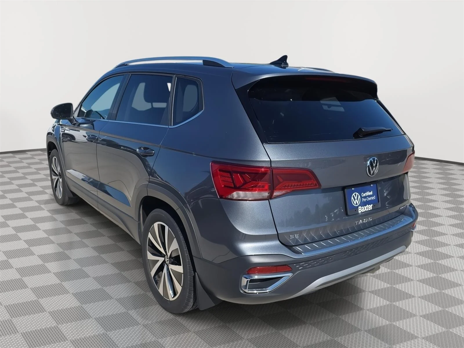 Used 2023 GRAY Volkswagen SE image 10