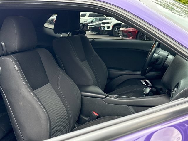 Used 2019 Plum Crazy Pearlcoat Dodge SXT image 19