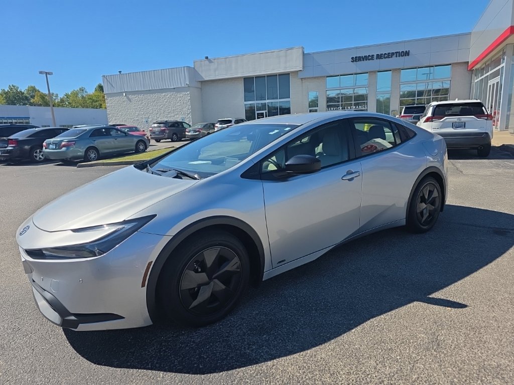Certified Used 2023  Toyota LE image 6