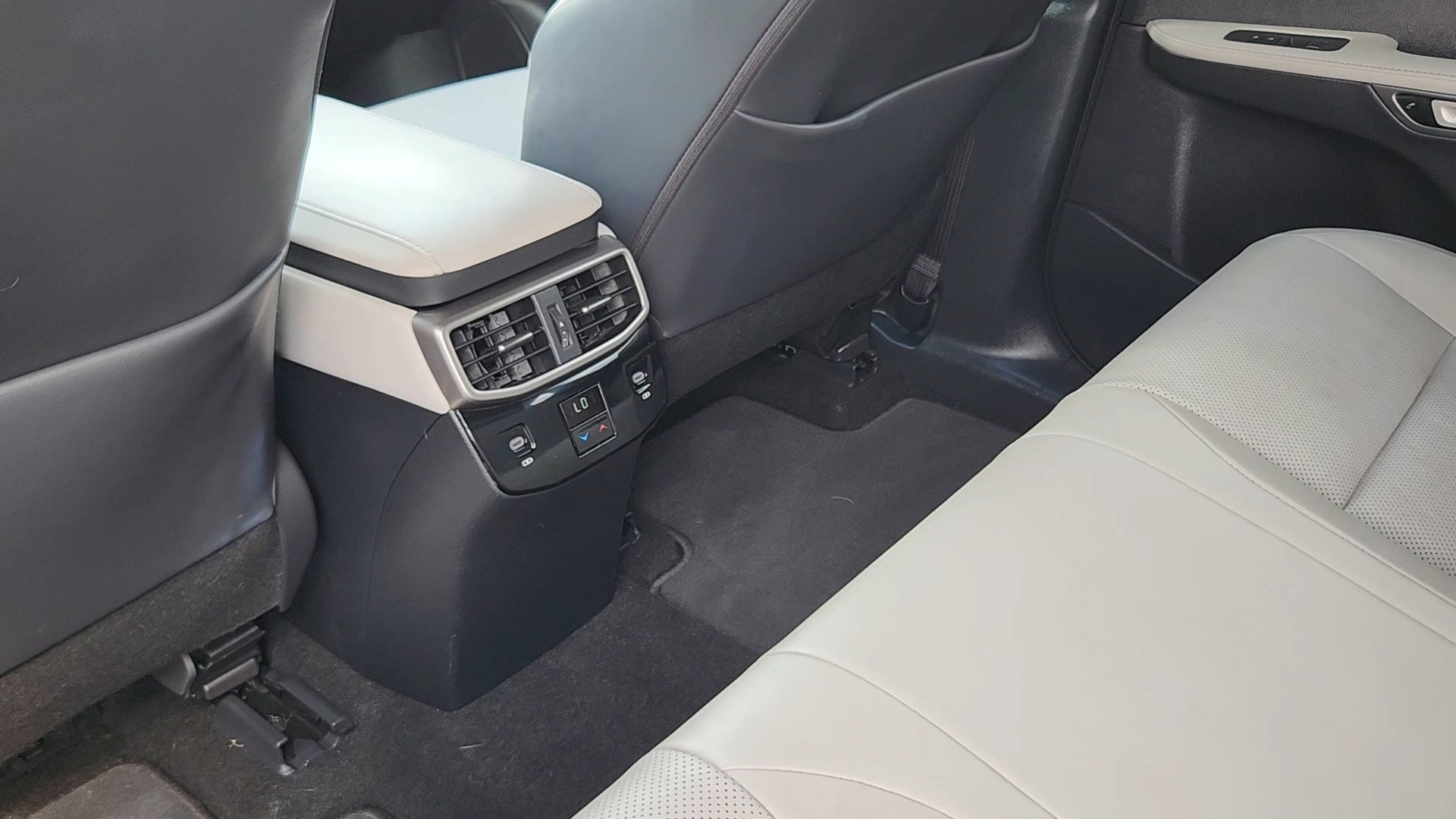 2023 Lexus RX 350 - Photo 18
