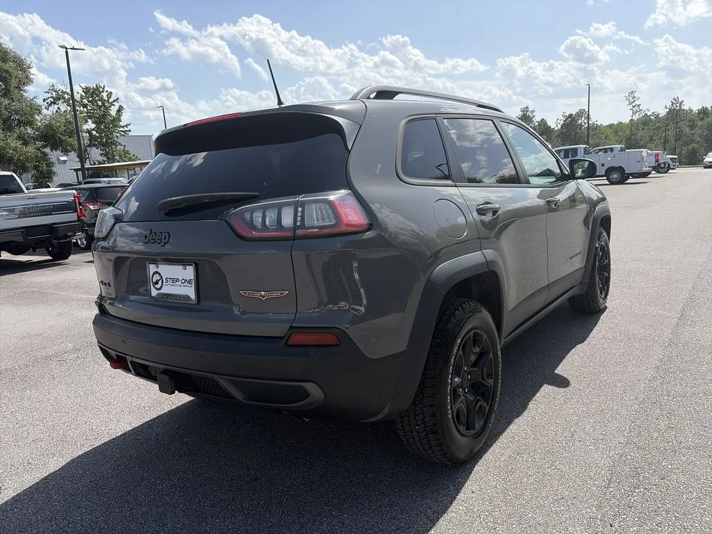 Used 2019 Gray Jeep Trailhawk image 7