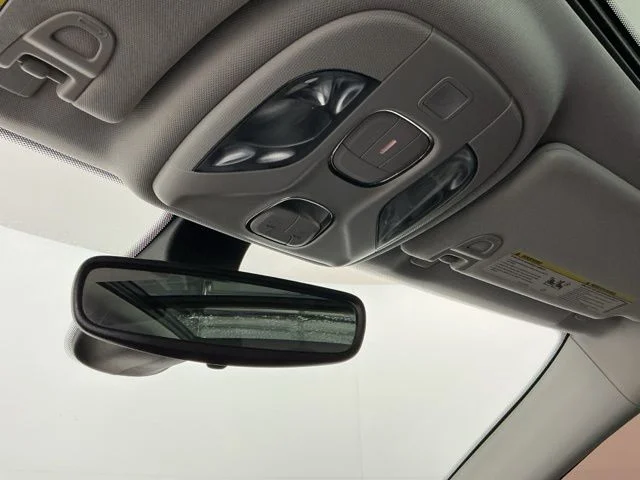 Used 2018 White Clearcoat Jeep Trailhawk image 22