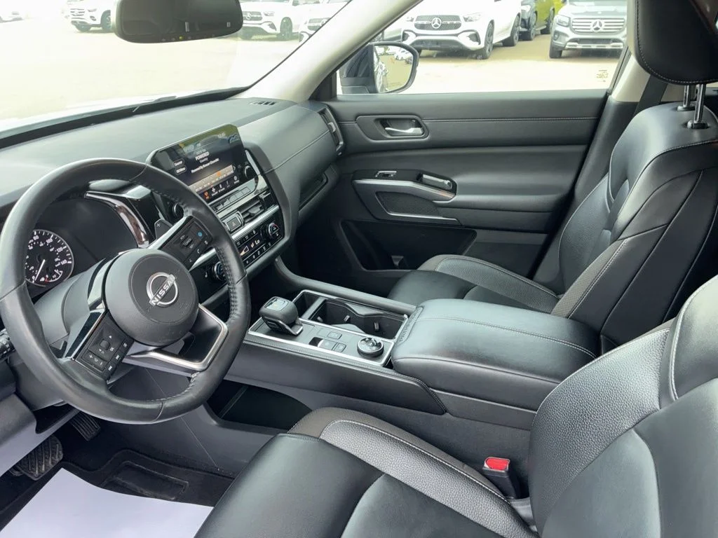 Used 2022 Gray Nissan SL image 13